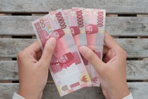 Pemerintah Salurkan Bantuan Subsidi Upah Rp 300 Ribu 